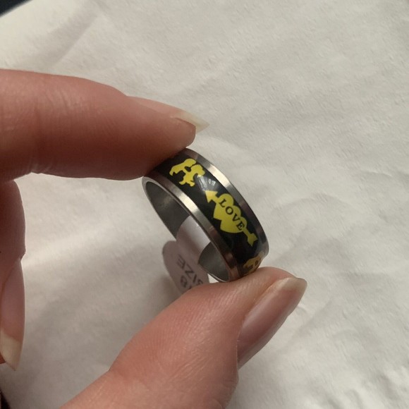 Unisex Stainless Steel Love Ring Band Size 10 - Picture 1 of 3